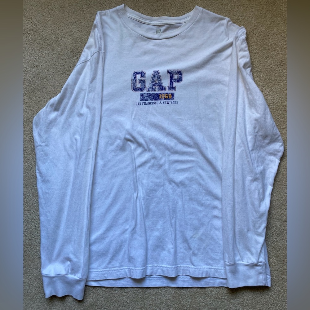 Large, White Vintage Gap Long Sleeve Tee